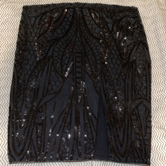 NWT Lumier By Bariano Black Sequin Embellished Midi Dress size 4 - Picture 4 of 6